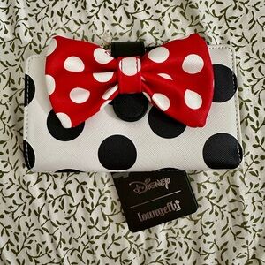 Disney Loungefly Minnie Mouse Wallet
